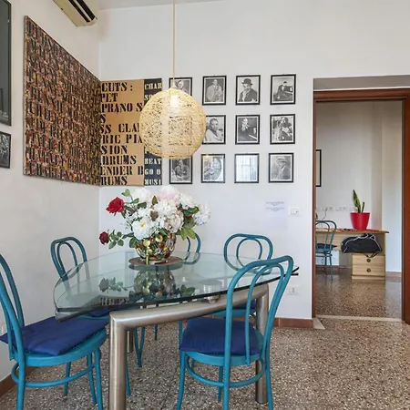 Carola's Terrace / La Terrazza Di Carola *